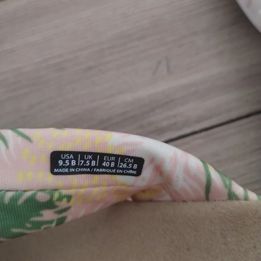 Spenco Victoria Tropical Comfort Step Flip Flops Sandals 🩴 - Picture 6 of 11